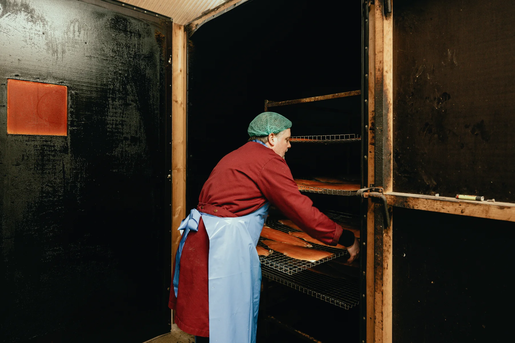 At work beside Hnýfill’s smoking kilns